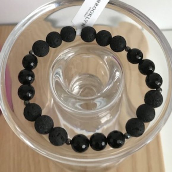 Lava stone diffuser bracelet w/black glass beads - Picture 3 of 5